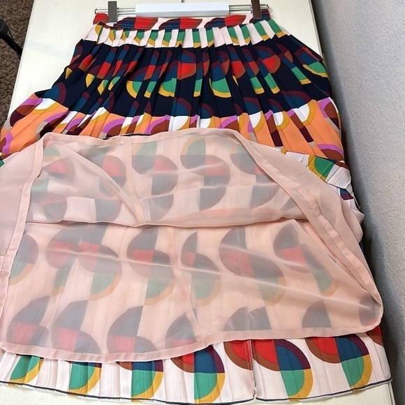 J. Crew Pleated Midi Skirt in Art Deco Print Size 00 - Picture 6 of 11